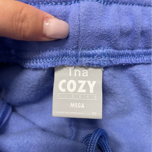 Aritzia TNA Cozy Fleece Mega Sweatpants - Picture 3 of 3